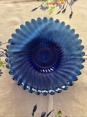 Vintage Arcoroc French 13.5 “ glass bowl